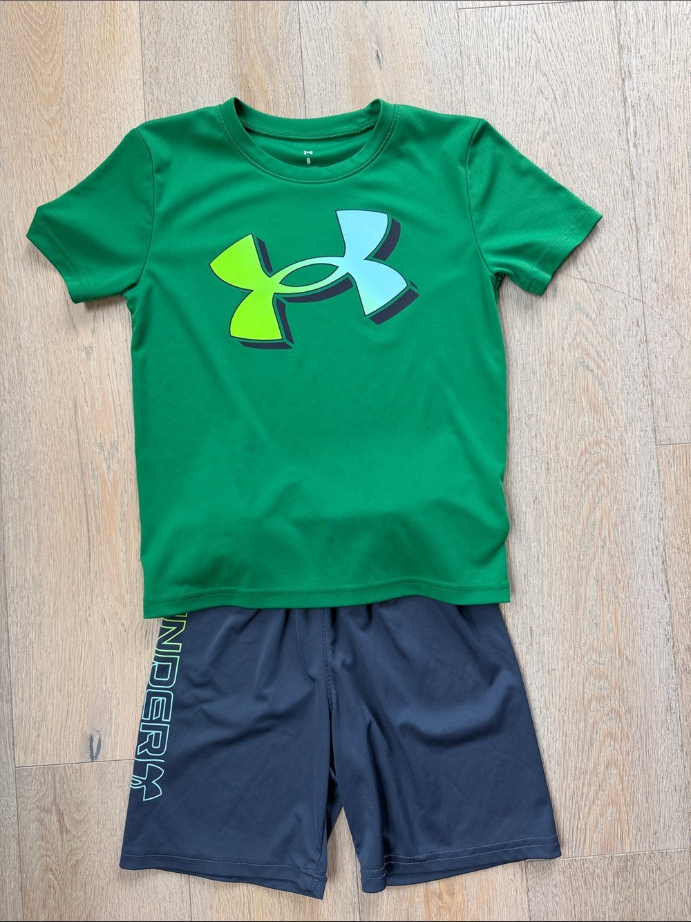 Under Armour Green Tee with Two-Tone Logo and Navy Shorts Set